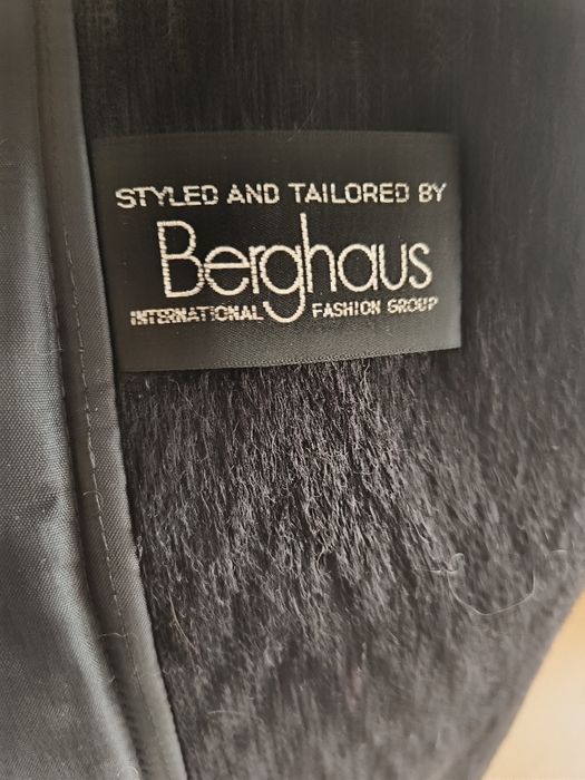 Женское пальто, размер 44.