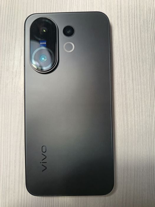 Продам смартфон vivo X200 FE