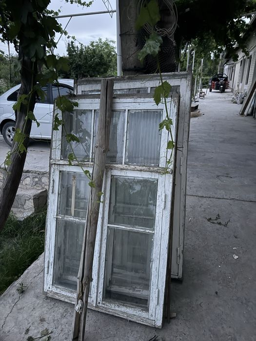 Eshik derazalar sotiladi