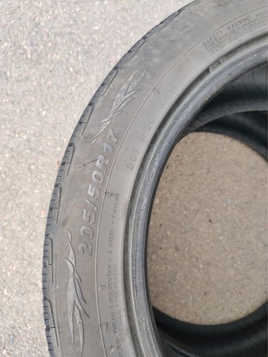 Продам 2 резины хоррошие