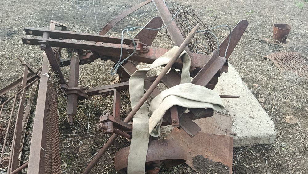 Продам плуг двухкорпусный