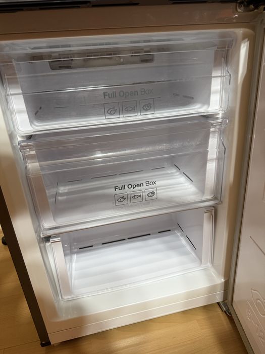 Продава се хладилник