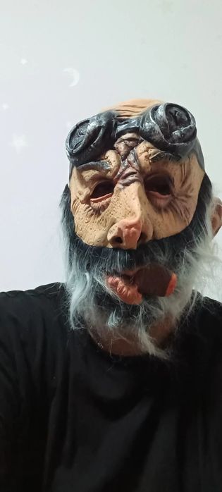 Vând măști din latex