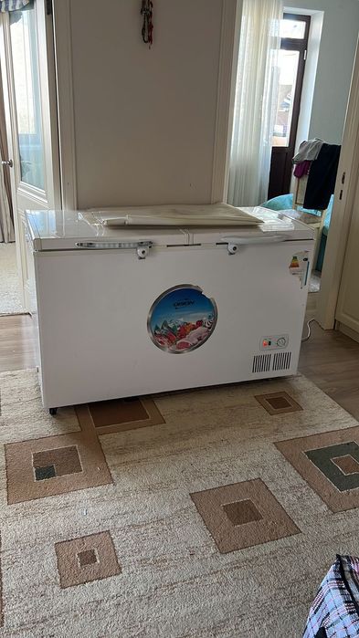 Морозильник большой