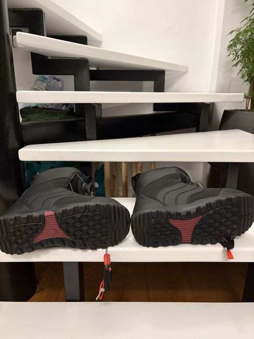 Set snowboard Burton – placă 138 cm + legături + boots Burton Mint BOA