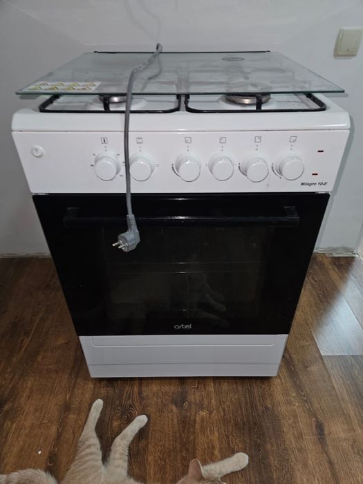 Продам газовую плиту