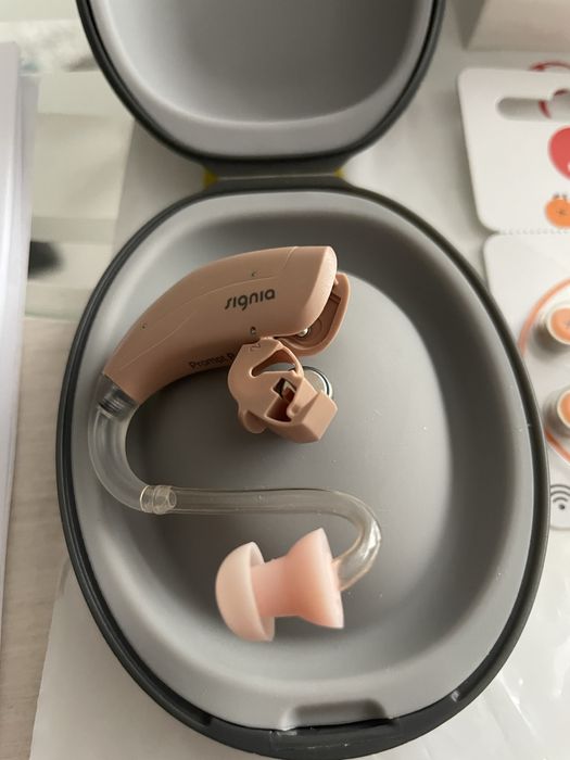 Продам новый слуховой аппарат