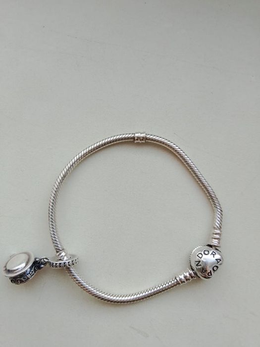 Продам Pandora браслет серебро