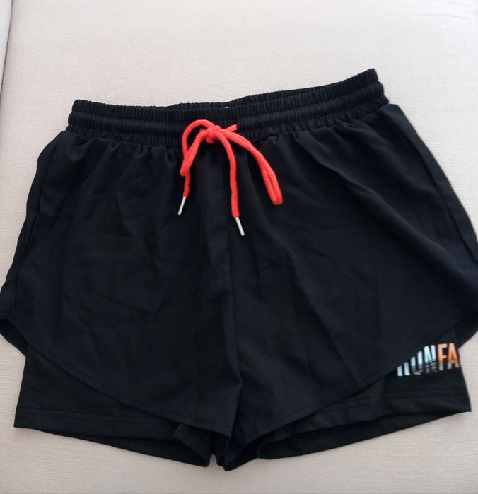 Pantaloni scurti Fitness 2 în 1