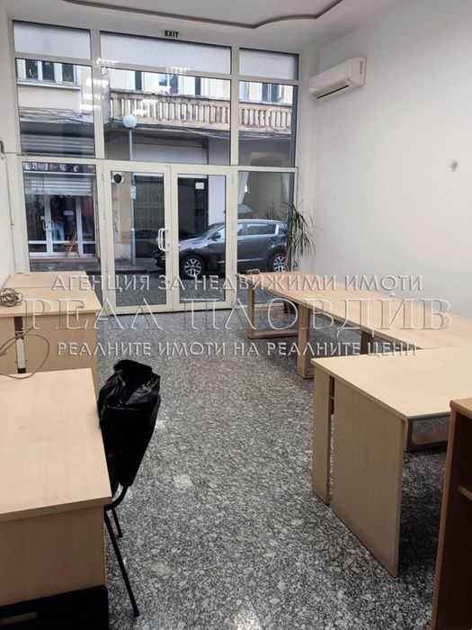 Дава се под наем Магазин в Пловдив, Център - 80 кв.м за 700 € - Снимка #3
