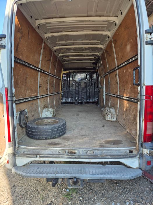 Inchiriez Iveco 3,5T Remorca 2T