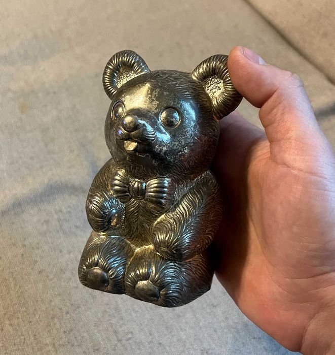 Pusculita veche metalica ursulet Leonard Japan, colectie, 15 cm