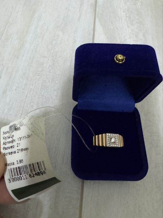 мужская золотая печатка новая, 3,86 грам, размер 21, проба 585