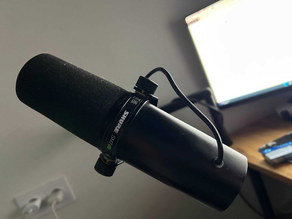 Микрофон Shure SM7DB