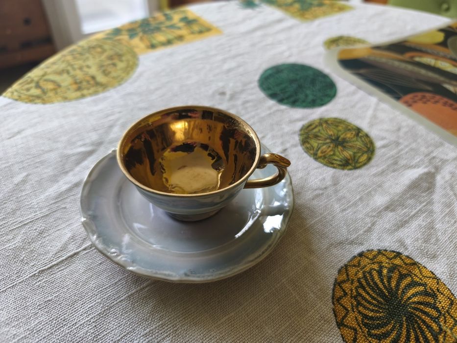 Чашки за кафе с позлата