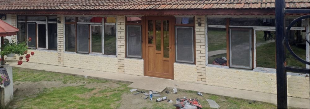 Tamplerie PVC cu geam termopan cu posibilitate si in rate