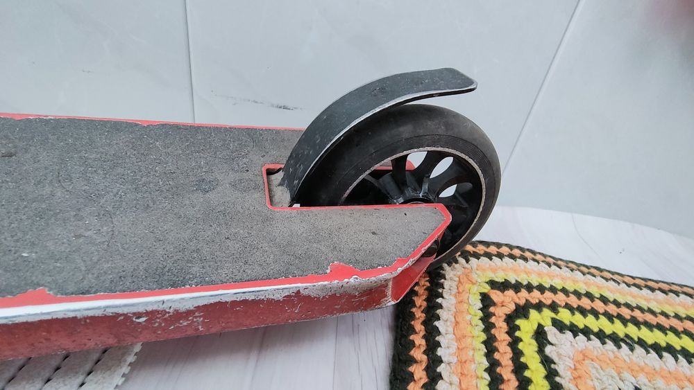 Продам самокат 10000 тенге