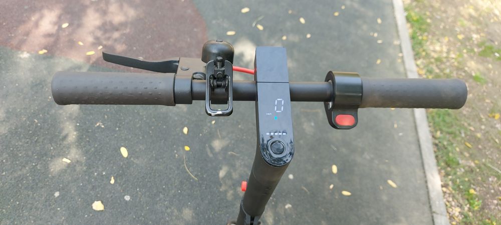 Продаю электросамокат xiaomi