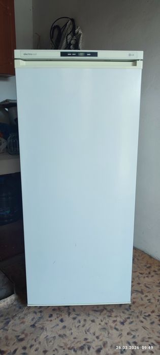 Морозильник LG сатылады.