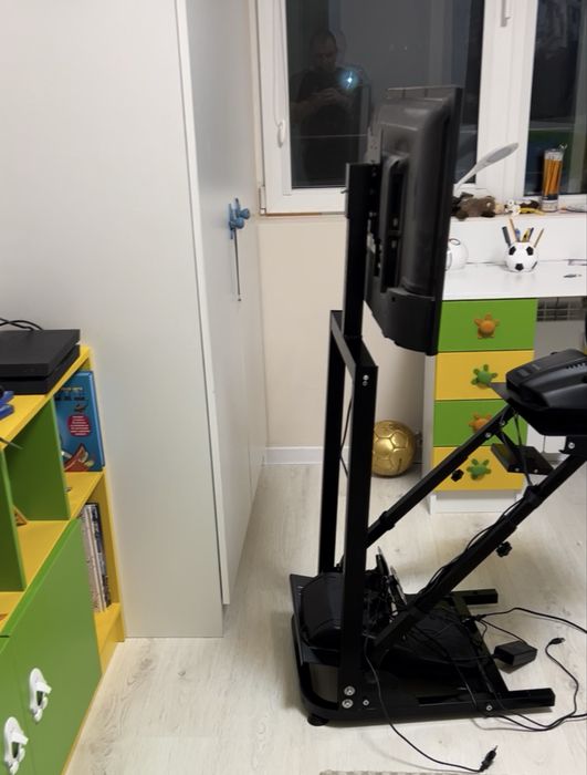 Logitech g29 със стойка