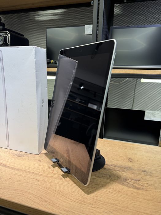 iPad 9 Generation, Wi-Fi, 256 GB, АКБ87%, с коробкой, 2016/А10
