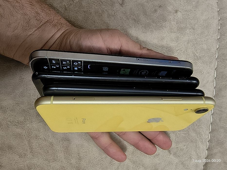 Telefoane - iPhone XR / SE  & BlackBerry Classic