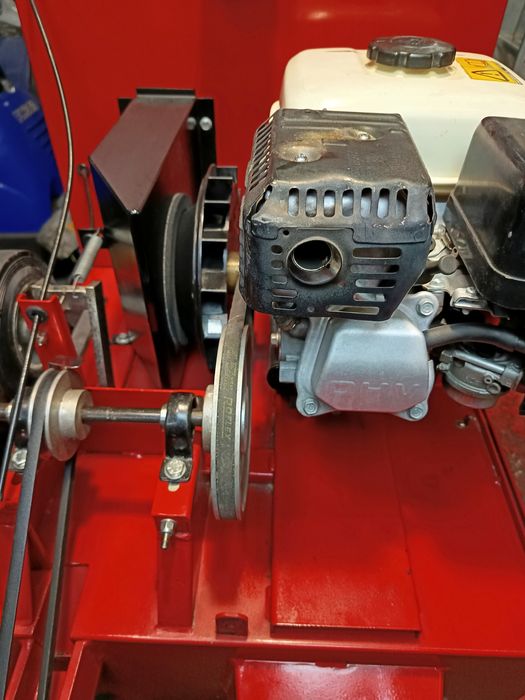 Бензинова метачна машина