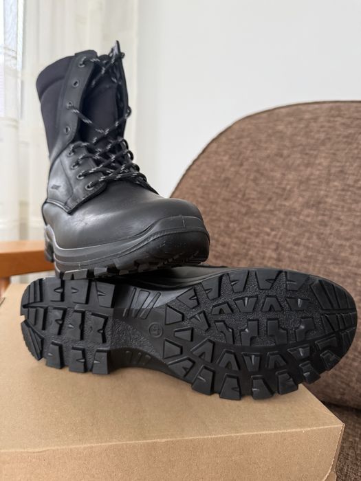 Bocanci tactici din piele naturala