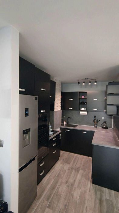 Дава се под наем Двустаен апартамент в София, Витоша - 82 кв.м за 764.49 € - Снимка #2