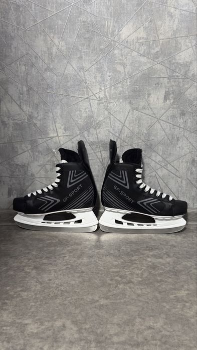 Коньки 43-44 размер