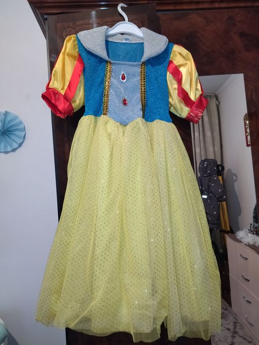 Нарядное платье для девочки