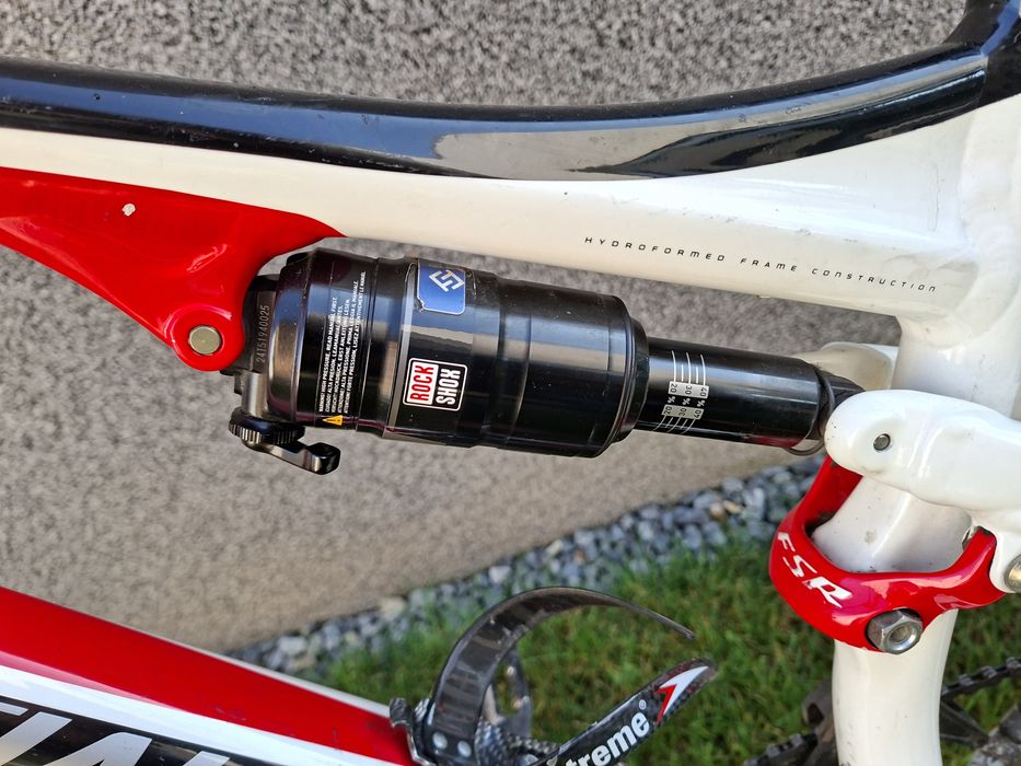 Vând bicicletă SPECIALIZED comp 26" Full suspension/frâne hidraulice