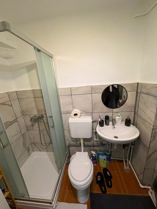 Inchiriez apartament in centru 2 camere semidecomandat