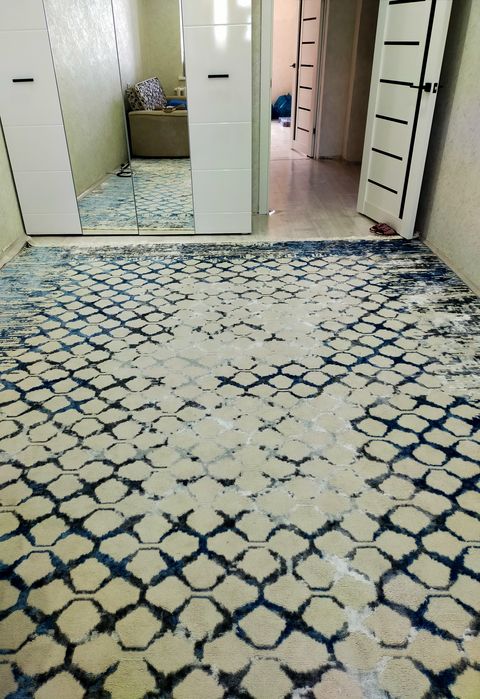 Продам ковер новый