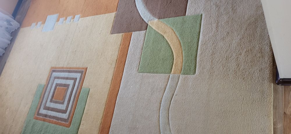 Продам ковры в хорошем состояние