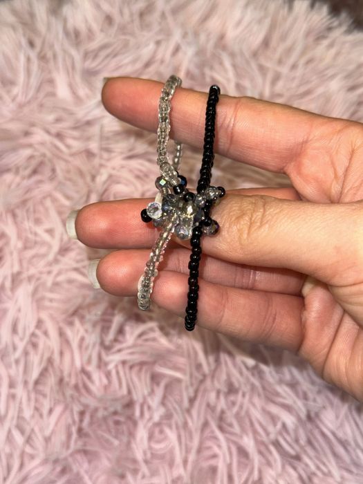 Гривна от мъниста наподобяващи стъклен ефект