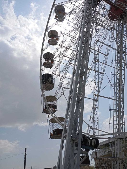 Аттракцион колесо обозрения