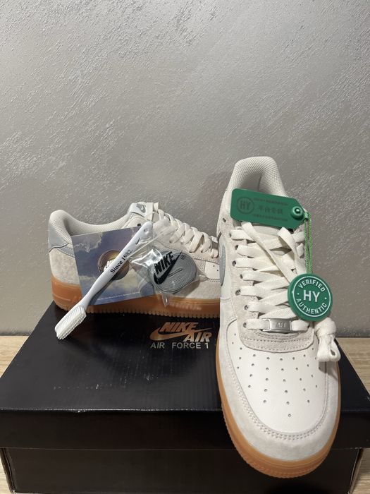 Обувки Nike Air Force 1 ‘07 LV8 - 42