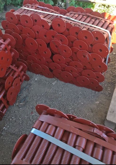 Винтови пети за скеле