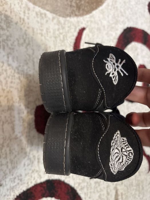 VAND/SCHIMB adidasi nike air jordan 1 low travis scott phantom ca noi