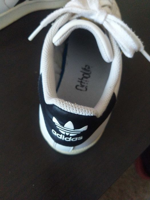 Vând pantofi sport "Adidas originals" mărimea 38