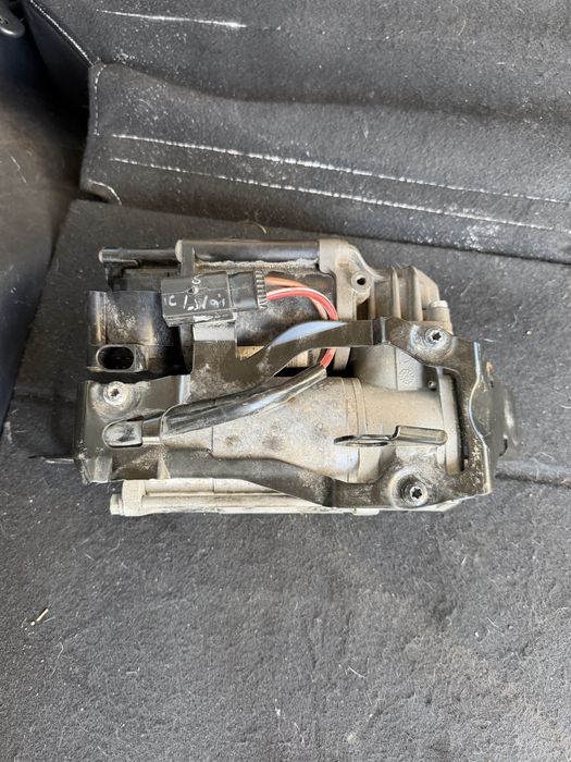 Компресор въздушно окачване Mercedes w213