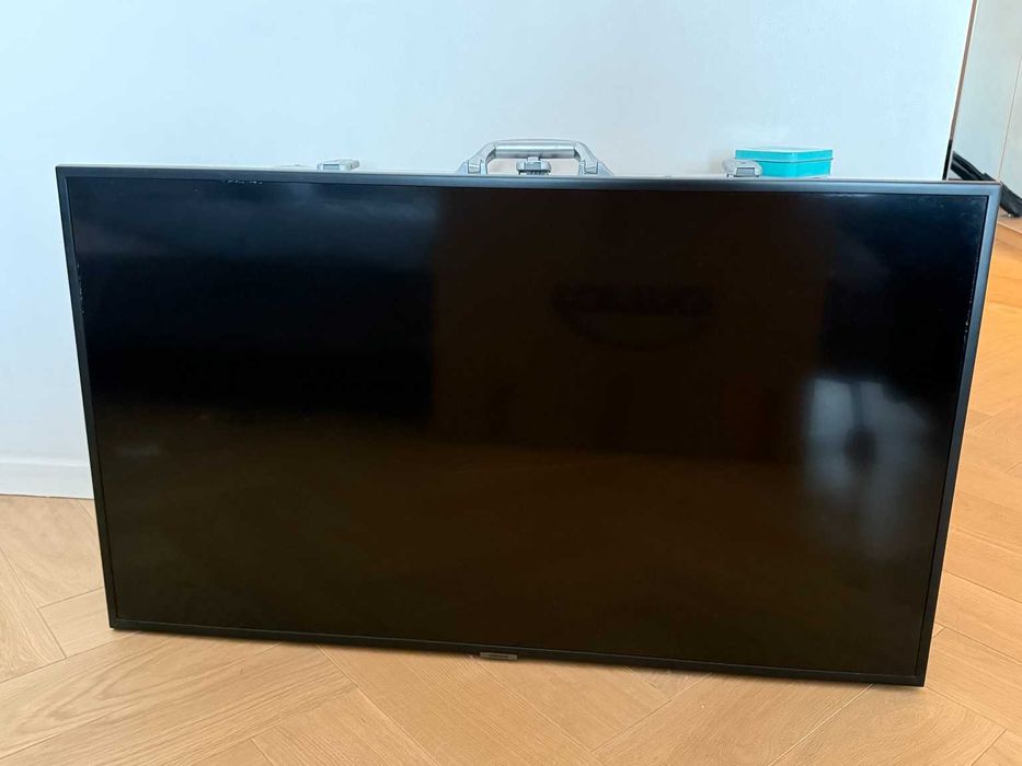 Samsung model TV  екран рамзер 97/55/108 модел: UE43RU7092U версия 02/URU7100