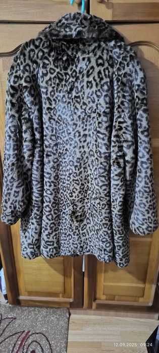 Vând blană leopard