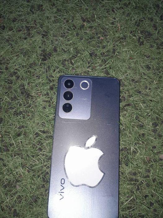 Смартфон Vivo V27e