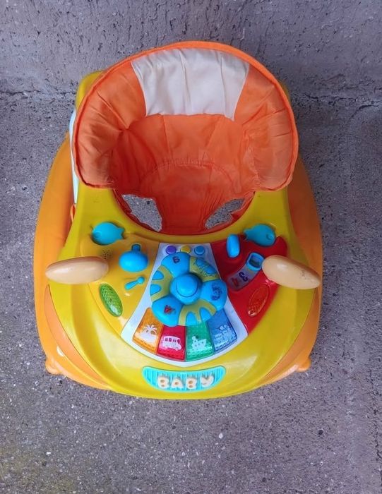 Бебешка проходилка-люлка