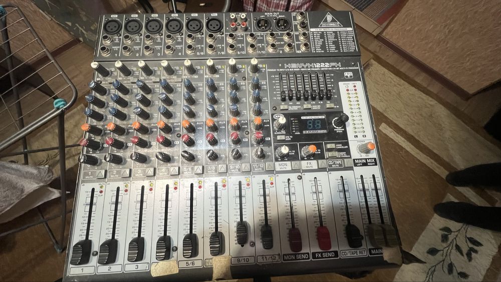 Муз аппаратура в комплекте Behringer