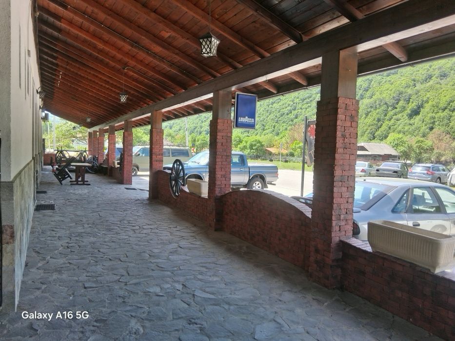 Spatiu comercial (restaurant cu sala de evenimente si magazin)la cheie.