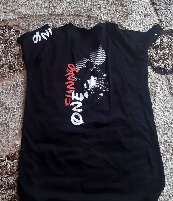 Продам  футболку