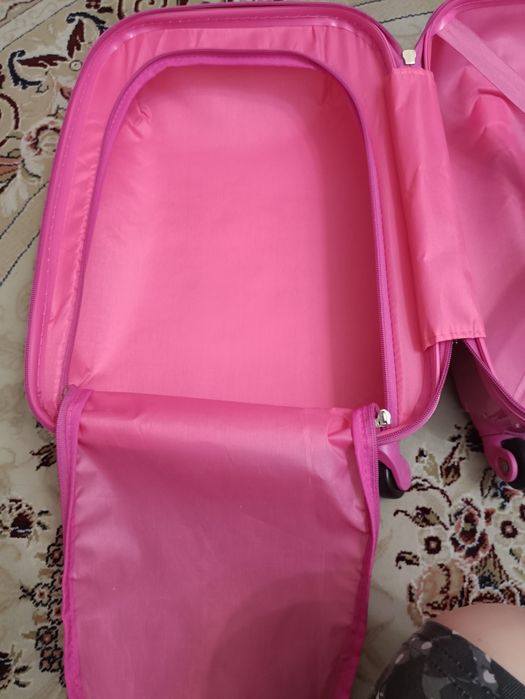 Чемодан для девочек